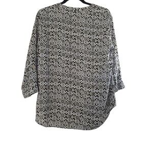 Black & White Geometric Print Women's Blouse - Relaxed Tunic